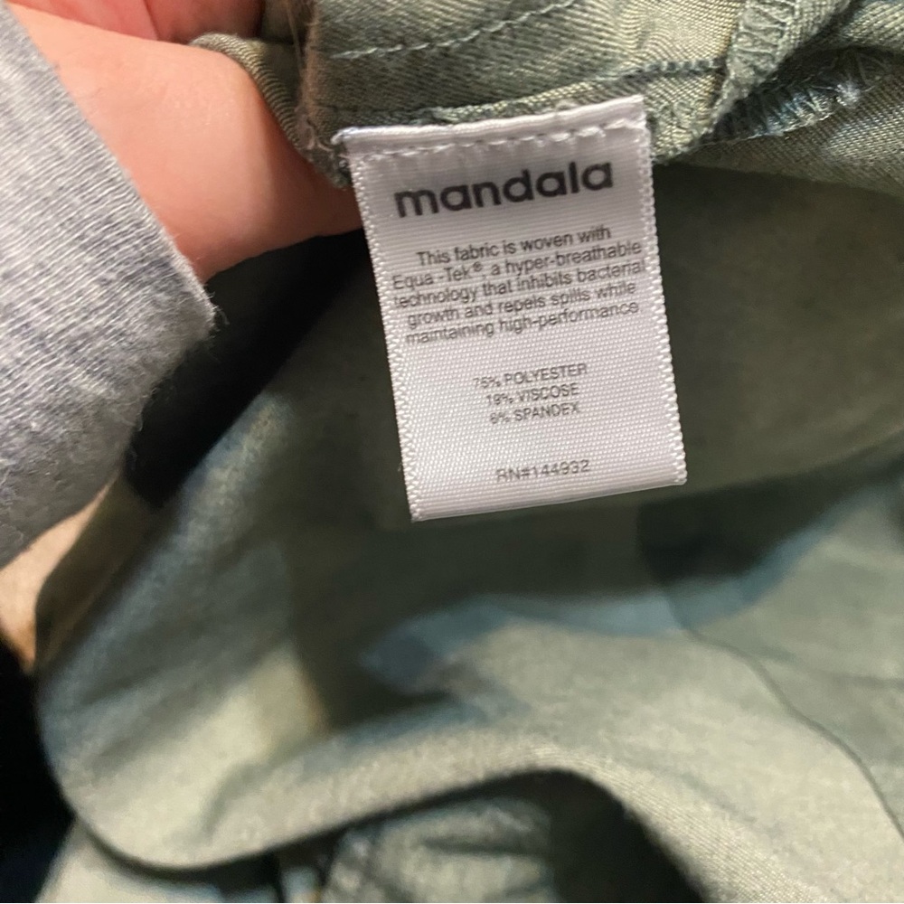 {Mandala} Scrub Set | One Pocket Top (S) & Joggers (S Petite) - Heather Olive - Picture 13 of 14